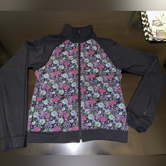 Lululemon Long Sleeved Jacket Size 10 - Picture 1 of 11